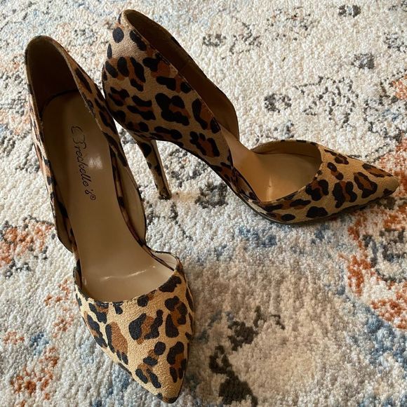 Breckelle’s suede printed Heels - Picture 1 of 1